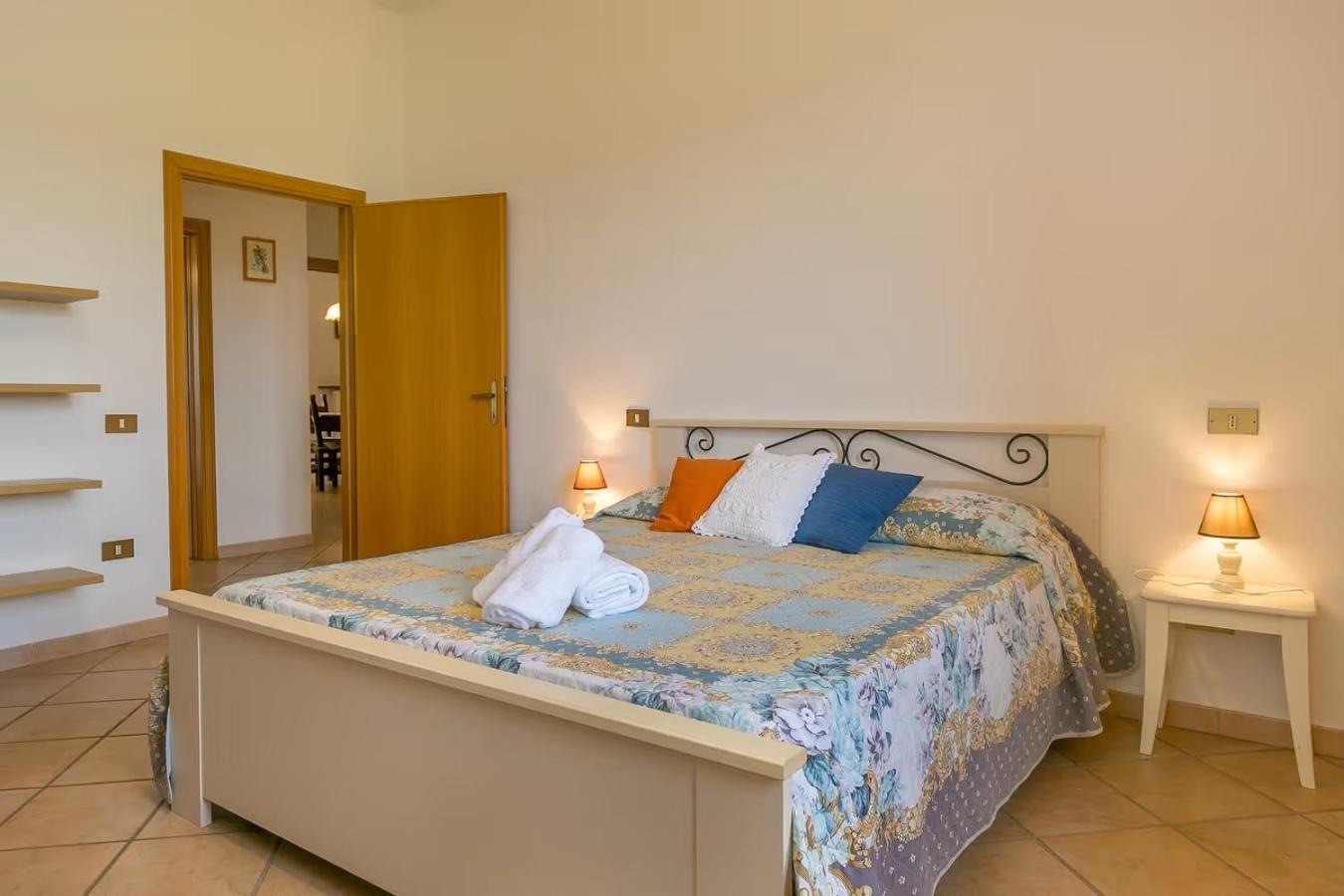 Agriturismo I Debbi Биббона Экстерьер фото
