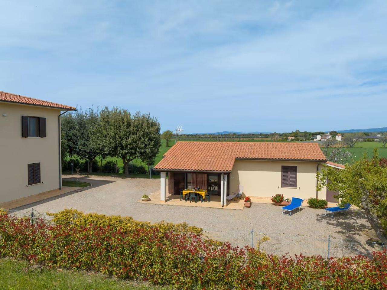 Agriturismo I Debbi Биббона Экстерьер фото