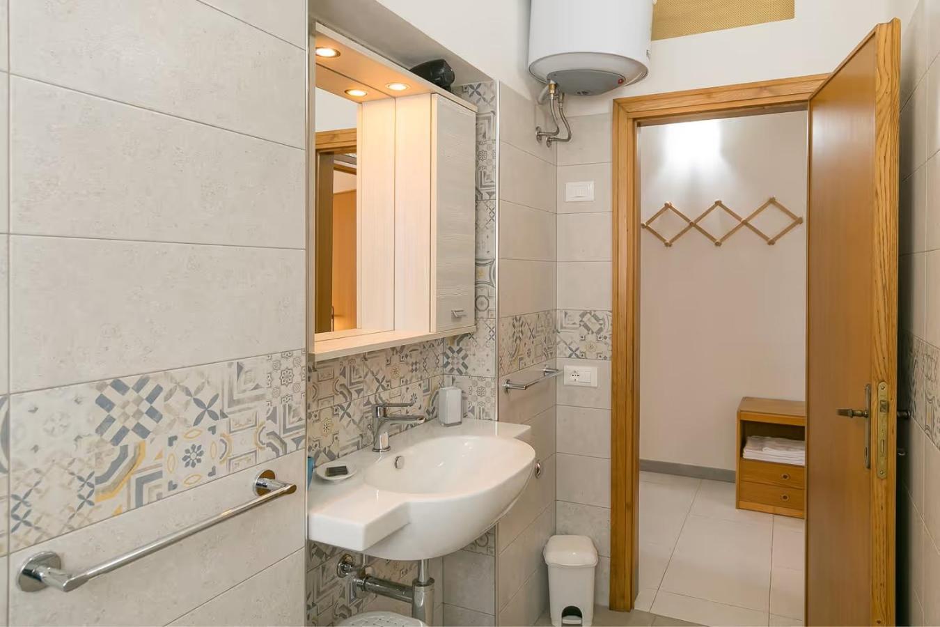 Agriturismo I Debbi Биббона Экстерьер фото