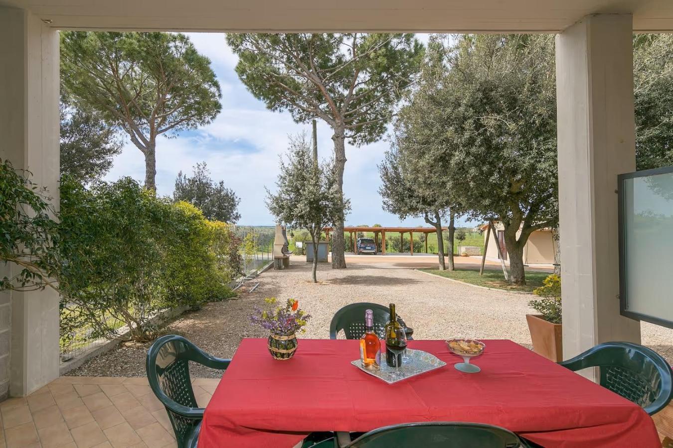 Agriturismo I Debbi Биббона Экстерьер фото